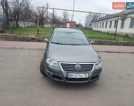 Серый Фольксваген Пассат, объемом двигателя 1.98 л и пробегом 452 тыс. км за 5000 $, фото 5 на Automoto.ua