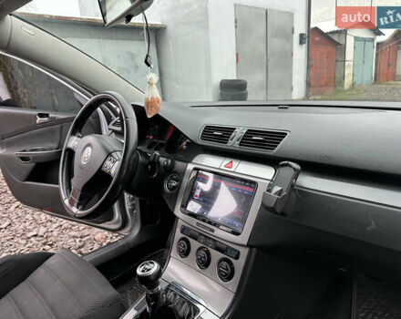 Серый Фольксваген Пассат, объемом двигателя 1.9 л и пробегом 348 тыс. км за 4400 $, фото 25 на Automoto.ua