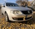 Сірий Фольксваген Пассат, об'ємом двигуна 2 л та пробігом 300 тис. км за 2800 $, фото 1 на Automoto.ua
