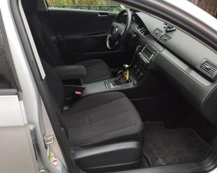 Серый Фольксваген Пассат, объемом двигателя 1.6 л и пробегом 243 тыс. км за 7800 $, фото 73 на Automoto.ua