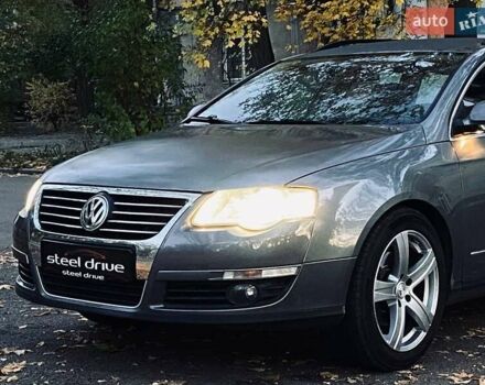 Серый Фольксваген Пассат, объемом двигателя 1.97 л и пробегом 295 тыс. км за 7999 $, фото 3 на Automoto.ua