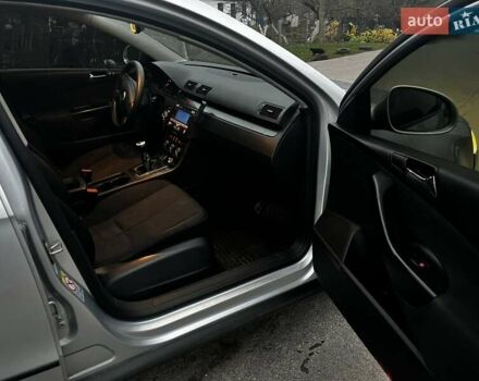 Серый Фольксваген Пассат, объемом двигателя 1.6 л и пробегом 227 тыс. км за 5200 $, фото 11 на Automoto.ua