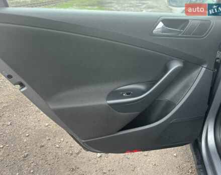 Серый Фольксваген Пассат, объемом двигателя 1.6 л и пробегом 142 тыс. км за 7450 $, фото 36 на Automoto.ua