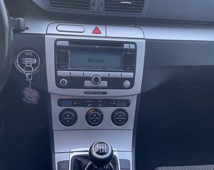 Серый Фольксваген Пассат, объемом двигателя 1.97 л и пробегом 382 тыс. км за 6399 $, фото 13 на Automoto.ua