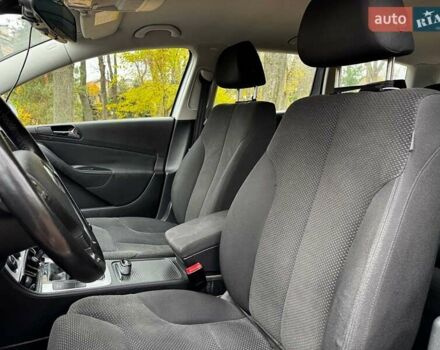 Сірий Фольксваген Пассат, об'ємом двигуна 1.8 л та пробігом 249 тис. км за 5990 $, фото 15 на Automoto.ua