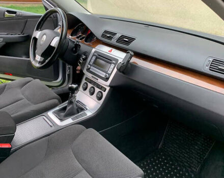 Серый Фольксваген Пассат, объемом двигателя 1.6 л и пробегом 230 тыс. км за 7000 $, фото 11 на Automoto.ua