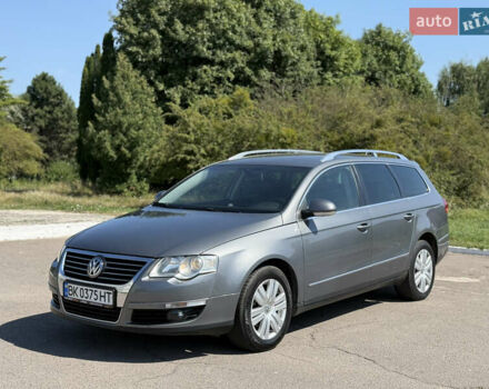 Сірий Фольксваген Пассат, об'ємом двигуна 2 л та пробігом 266 тис. км за 5999 $, фото 5 на Automoto.ua