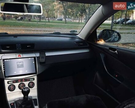Серый Фольксваген Пассат, объемом двигателя 1.97 л и пробегом 295 тыс. км за 7999 $, фото 22 на Automoto.ua