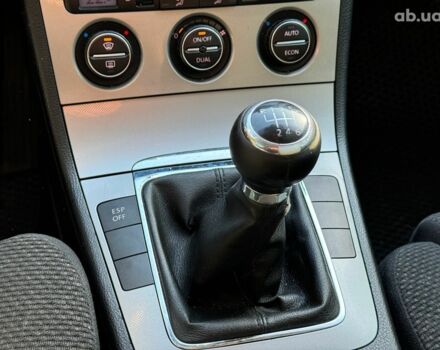 Серый Фольксваген Пассат, объемом двигателя 2 л и пробегом 275 тыс. км за 6890 $, фото 28 на Automoto.ua