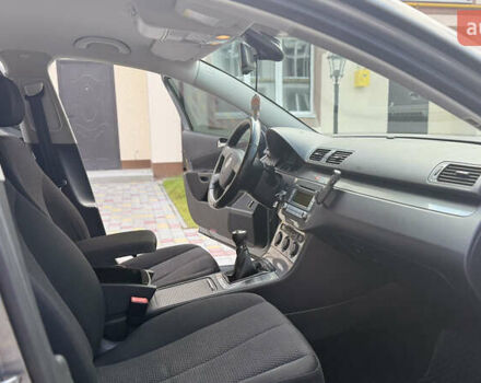 Сірий Фольксваген Пассат, об'ємом двигуна 1.6 л та пробігом 253 тис. км за 6300 $, фото 19 на Automoto.ua