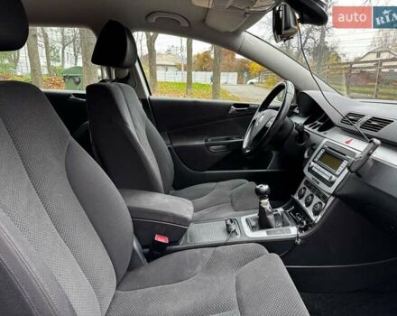 Сірий Фольксваген Пассат, об'ємом двигуна 1.8 л та пробігом 249 тис. км за 5990 $, фото 23 на Automoto.ua