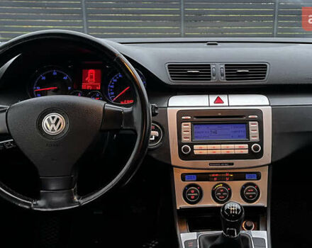 Сірий Фольксваген Пассат, об'ємом двигуна 1.97 л та пробігом 215 тис. км за 4900 $, фото 16 на Automoto.ua