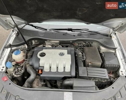 Серый Фольксваген Пассат, объемом двигателя 1.97 л и пробегом 285 тыс. км за 5800 $, фото 26 на Automoto.ua