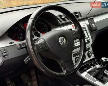 Сірий Фольксваген Пассат, об'ємом двигуна 1.8 л та пробігом 249 тис. км за 5990 $, фото 14 на Automoto.ua