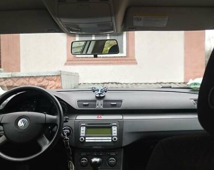Серый Фольксваген Пассат, объемом двигателя 1.6 л и пробегом 243 тыс. км за 7800 $, фото 67 на Automoto.ua