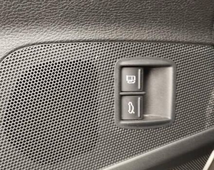 Серый Фольксваген Пассат, объемом двигателя 1.6 л и пробегом 243 тыс. км за 7800 $, фото 41 на Automoto.ua