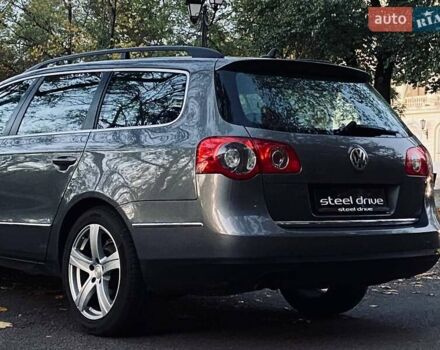 Серый Фольксваген Пассат, объемом двигателя 1.97 л и пробегом 295 тыс. км за 7999 $, фото 6 на Automoto.ua