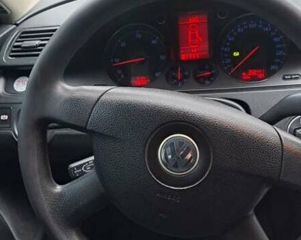 Серый Фольксваген Пассат, объемом двигателя 1.97 л и пробегом 400 тыс. км за 5999 $, фото 4 на Automoto.ua