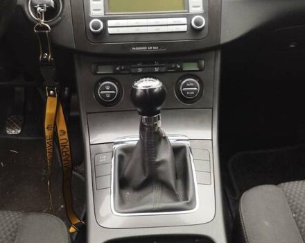 Серый Фольксваген Пассат, объемом двигателя 1.6 л и пробегом 243 тыс. км за 7800 $, фото 46 на Automoto.ua