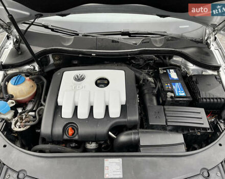 Серый Фольксваген Пассат, объемом двигателя 1.97 л и пробегом 215 тыс. км за 4700 $, фото 2 на Automoto.ua