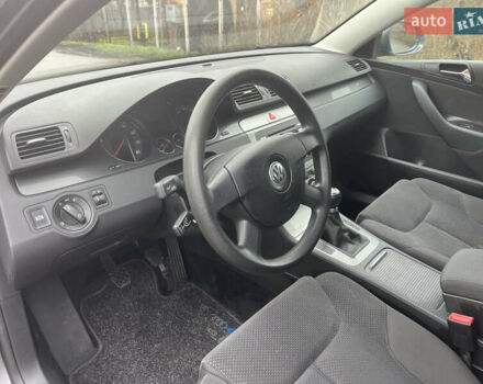 Серый Фольксваген Пассат, объемом двигателя 1.6 л и пробегом 142 тыс. км за 7450 $, фото 31 на Automoto.ua