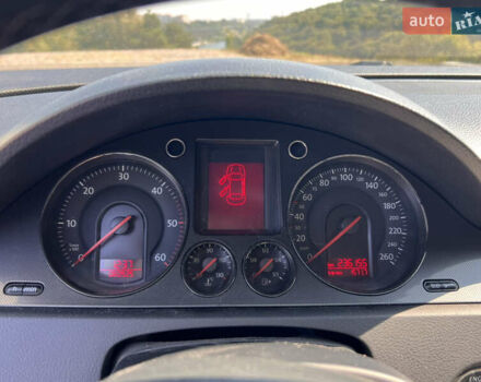 Сірий Фольксваген Пассат, об'ємом двигуна 2 л та пробігом 237 тис. км за 6500 $, фото 24 на Automoto.ua