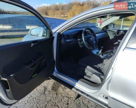 Серый Фольксваген Пассат, объемом двигателя 1.97 л и пробегом 232 тыс. км за 5850 $, фото 5 на Automoto.ua