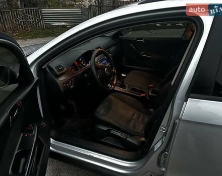 Серый Фольксваген Пассат, объемом двигателя 1.6 л и пробегом 227 тыс. км за 5200 $, фото 13 на Automoto.ua