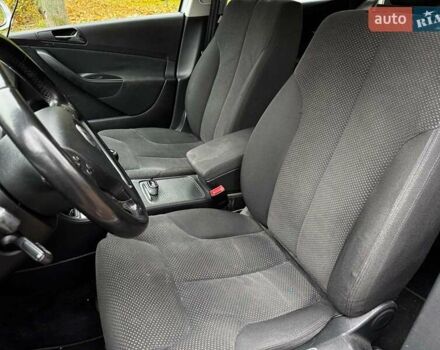 Сірий Фольксваген Пассат, об'ємом двигуна 1.8 л та пробігом 249 тис. км за 5990 $, фото 16 на Automoto.ua