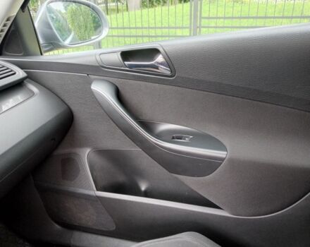 Сірий Фольксваген Пассат, об'ємом двигуна 2 л та пробігом 208 тис. км за 4900 $, фото 14 на Automoto.ua