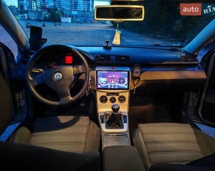 Сірий Фольксваген Пассат, об'ємом двигуна 1.97 л та пробігом 303 тис. км за 7000 $, фото 4 на Automoto.ua