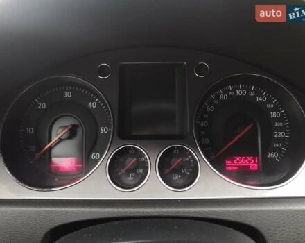 Серый Фольксваген Пассат, объемом двигателя 1.9 л и пробегом 256 тыс. км за 5500 $, фото 17 на Automoto.ua