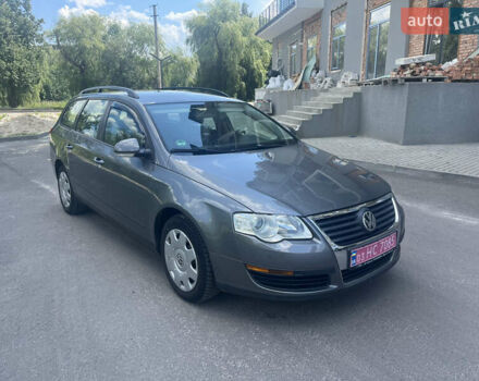 Сірий Фольксваген Пассат, об'ємом двигуна 1.6 л та пробігом 241 тис. км за 5100 $, фото 14 на Automoto.ua