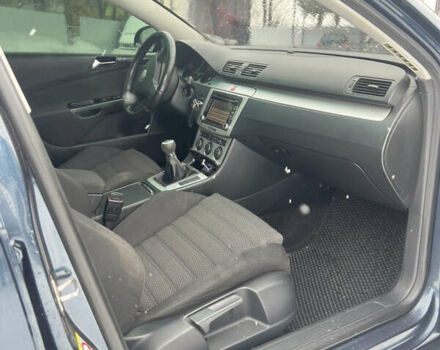 Серый Фольксваген Пассат, объемом двигателя 1.8 л и пробегом 300 тыс. км за 6800 $, фото 6 на Automoto.ua