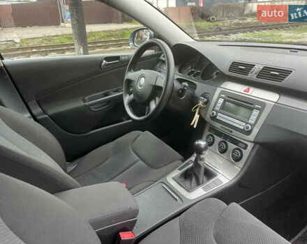 Серый Фольксваген Пассат, объемом двигателя 1.6 л и пробегом 142 тыс. км за 7450 $, фото 41 на Automoto.ua