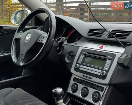 Сірий Фольксваген Пассат, об'ємом двигуна 1.8 л та пробігом 249 тис. км за 5990 $, фото 25 на Automoto.ua
