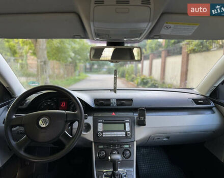 Фольксваген Пассат 2007 в Вознесенске на Automoto.ua Серый Фольксваген Пассат, объемом двигателя 1.6 л и пробегом 185 тыс. км за 6900 $, фото 11 на Automoto.ua