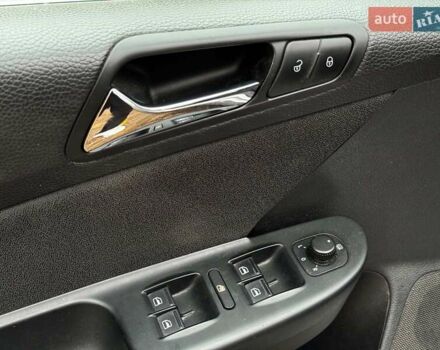 Сірий Фольксваген Пассат, об'ємом двигуна 1.8 л та пробігом 249 тис. км за 5990 $, фото 12 на Automoto.ua