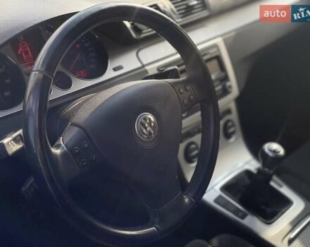 Сірий Фольксваген Пассат, об'ємом двигуна 1.8 л та пробігом 220 тис. км за 6800 $, фото 13 на Automoto.ua