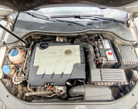 Серый Фольксваген Пассат, объемом двигателя 2 л и пробегом 269 тыс. км за 6000 $, фото 6 на Automoto.ua