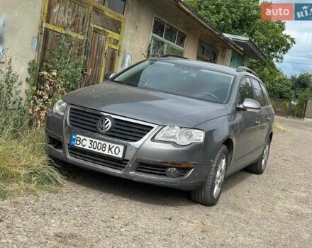Серый Фольксваген Пассат, объемом двигателя 1.97 л и пробегом 270 тыс. км за 2999 $, фото 2 на Automoto.ua
