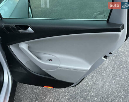 Серый Фольксваген Пассат, объемом двигателя 1.8 л и пробегом 227 тыс. км за 7450 $, фото 48 на Automoto.ua