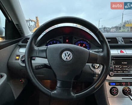 Серый Фольксваген Пассат, объемом двигателя 1.8 л и пробегом 227 тыс. км за 7450 $, фото 44 на Automoto.ua