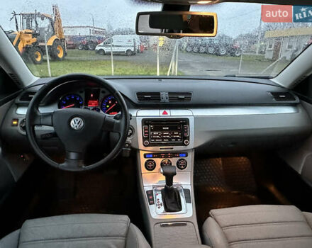 Серый Фольксваген Пассат, объемом двигателя 1.8 л и пробегом 227 тыс. км за 7450 $, фото 43 на Automoto.ua