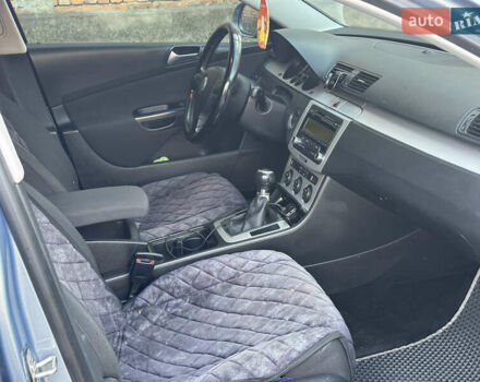 Серый Фольксваген Пассат, объемом двигателя 1.97 л и пробегом 358 тыс. км за 5500 $, фото 6 на Automoto.ua