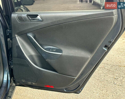 Серый Фольксваген Пассат, объемом двигателя 1.8 л и пробегом 292 тыс. км за 8740 $, фото 19 на Automoto.ua