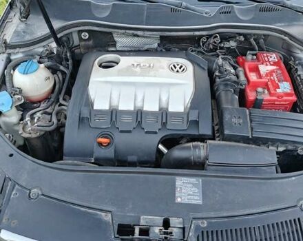 Серый Фольксваген Пассат, объемом двигателя 2 л и пробегом 304 тыс. км за 4900 $, фото 2 на Automoto.ua