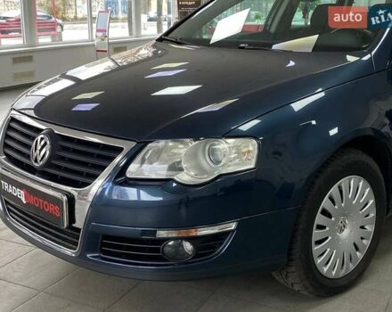 Серый Фольксваген Пассат, объемом двигателя 1.8 л и пробегом 198 тыс. км за 7290 $, фото 3 на Automoto.ua