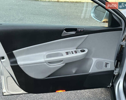 Серый Фольксваген Пассат, объемом двигателя 1.8 л и пробегом 227 тыс. км за 7450 $, фото 25 на Automoto.ua