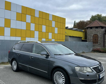 Серый Фольксваген Пассат, объемом двигателя 1.97 л и пробегом 300 тыс. км за 5000 $, фото 1 на Automoto.ua